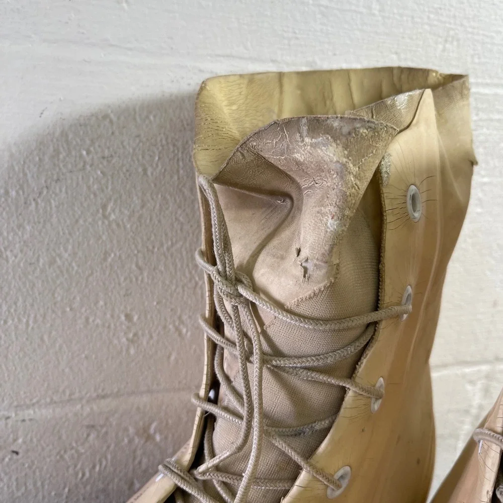 VINTAGE Bata Mickey Mouse Bunny US Military Boots Cream Cold Weather Men's 11 R